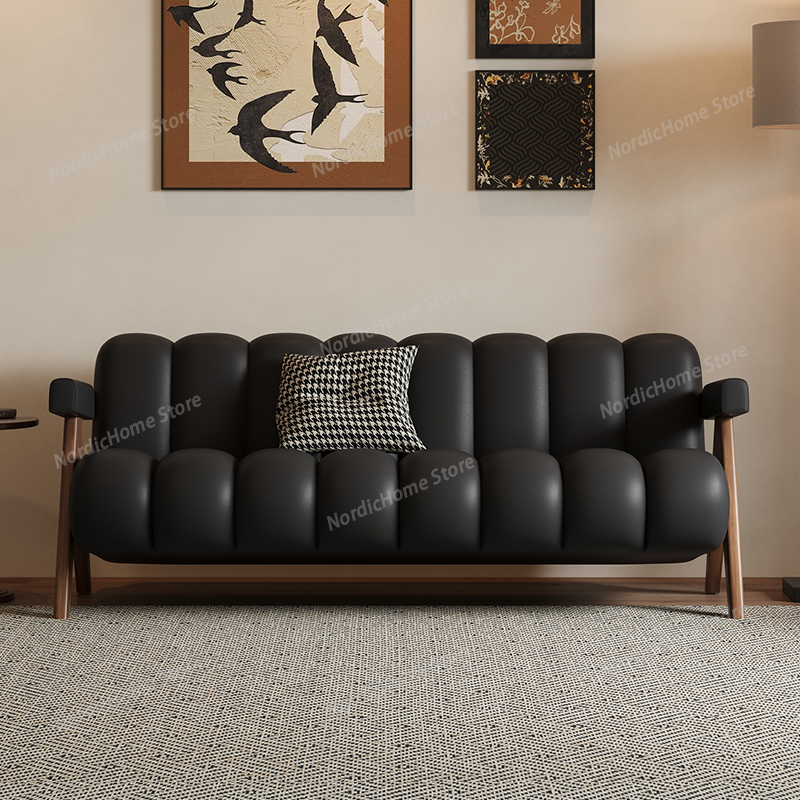 Retro Gaming Lounge - French Retro Sofas Black Living Room